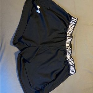 Under armour Shorts w/ pockets